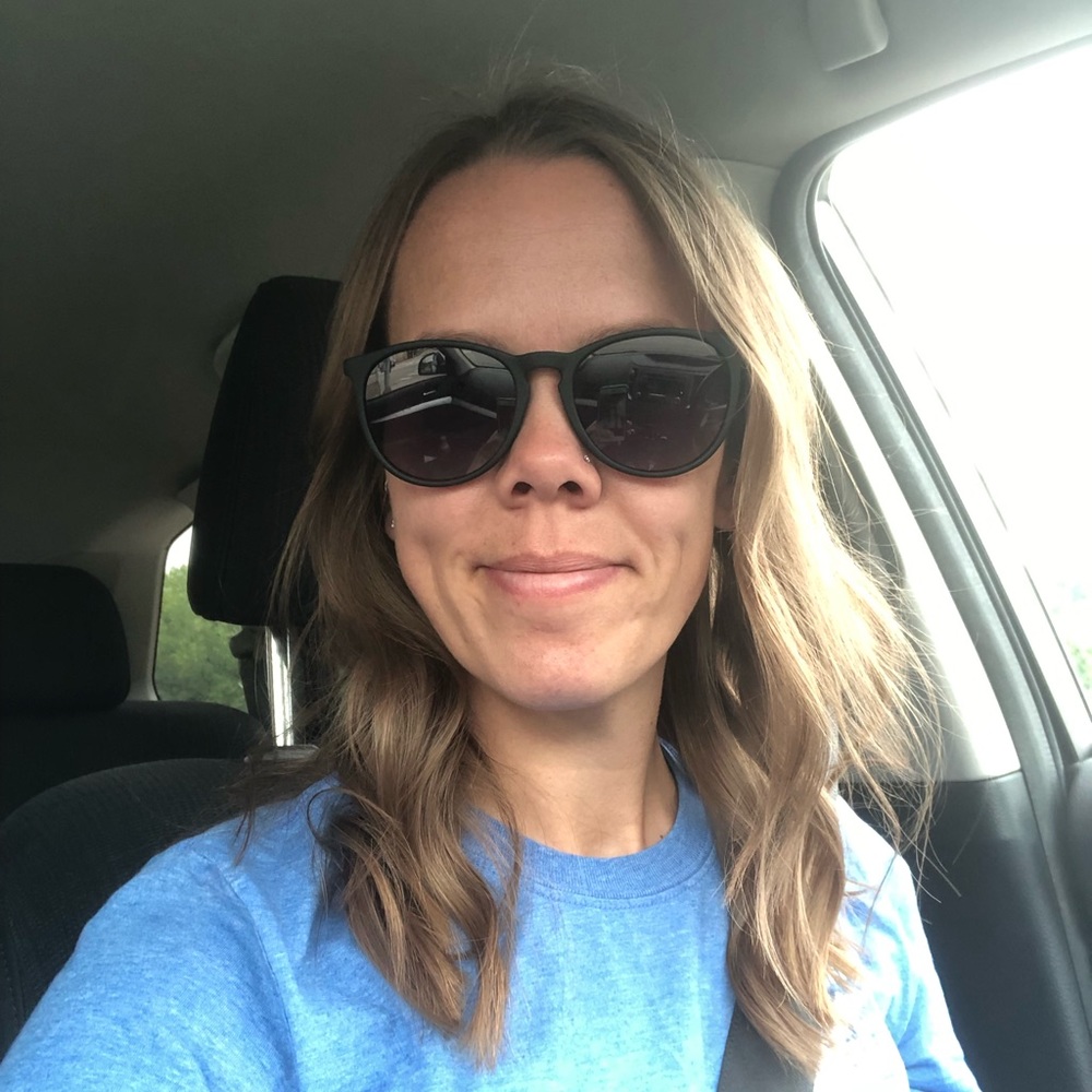 Meet your Posher, Alicia